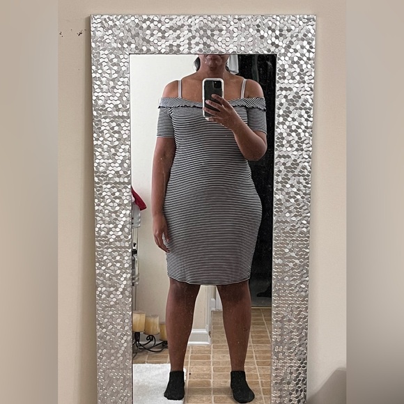 Black & white striped dress XL (Cart H-103) - Picture 1 of 2